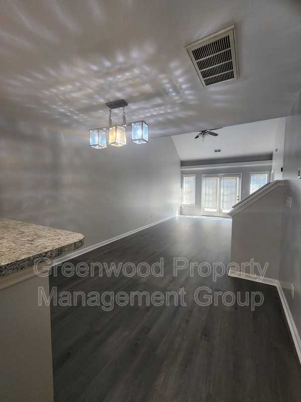 19 Cambridge Oak Cir - Photo 6 of 10