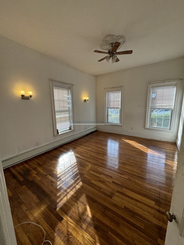 17 Bigelow St #1 - Photo 4 of 15