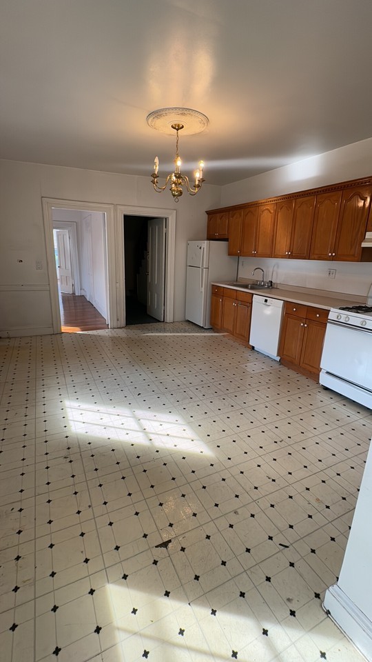 17 Bigelow St #1 - Photo 6 of 15