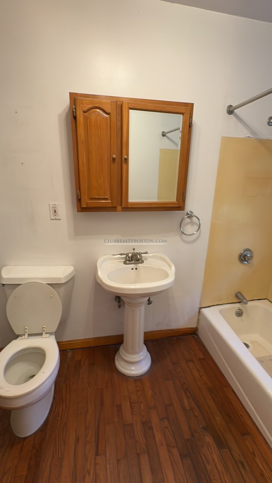 17 Bigelow St #1 - Photo 7 of 15