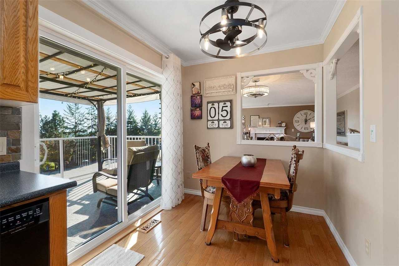 1020 Guest Road - Photo 3 of 17