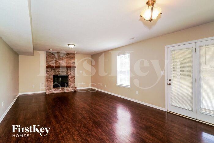 319 W Harriman Ave - Photo 2 of 15
