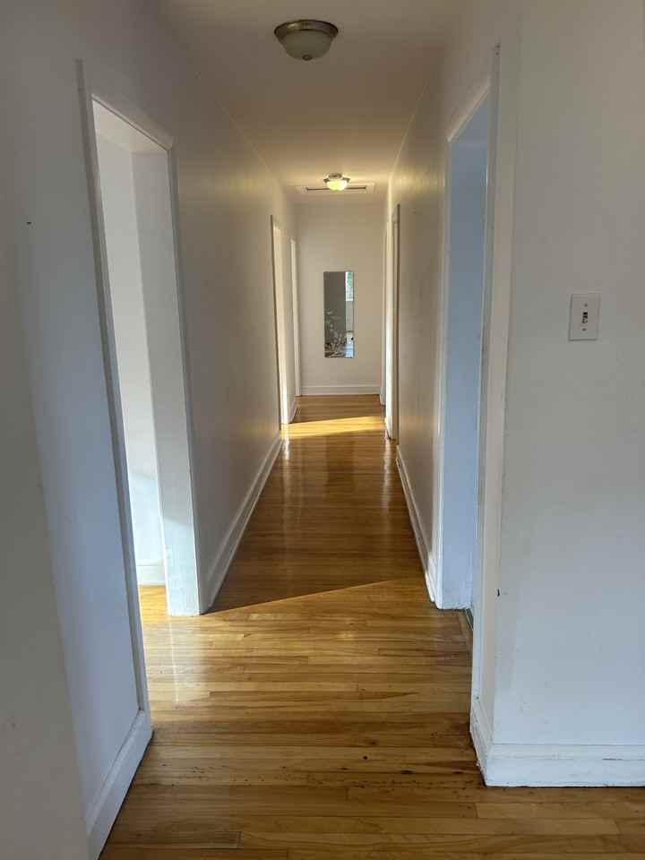 1419 Mayview Avenue - Photo 3 of 8