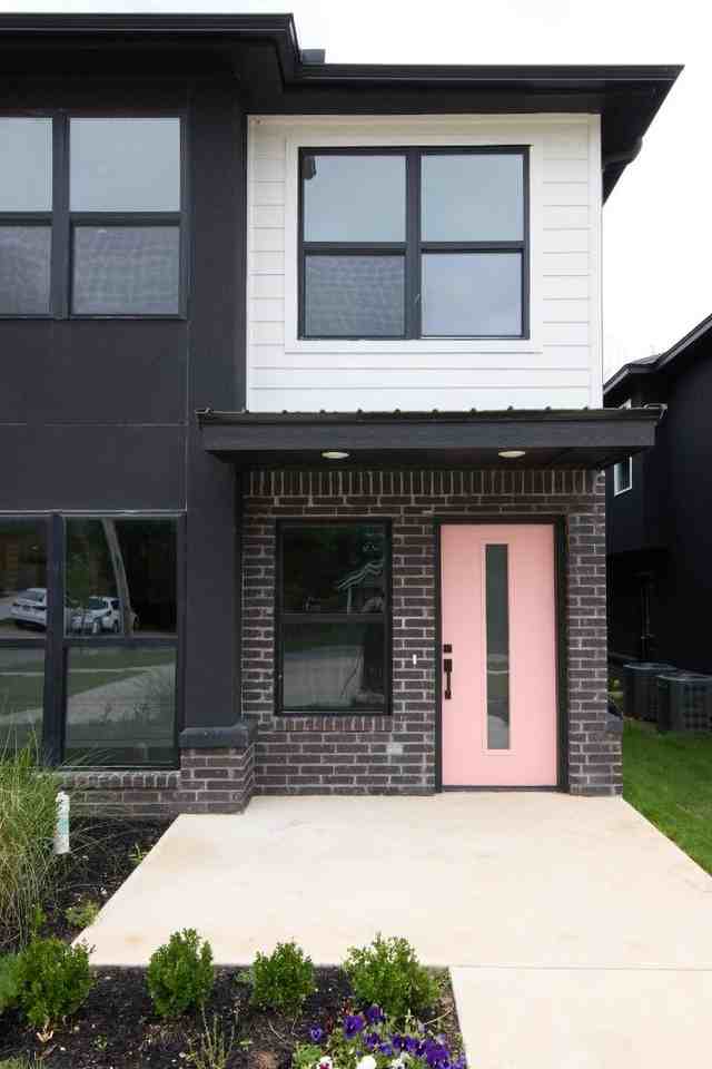 115 W 1st Street - Photo 2 of 3