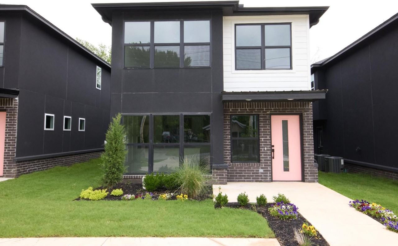 115 W 1st Street - Photo 3 of 3