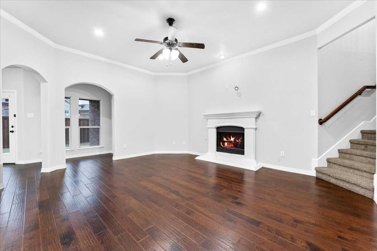 5558 Emerson Ct - Photo 3 of 39