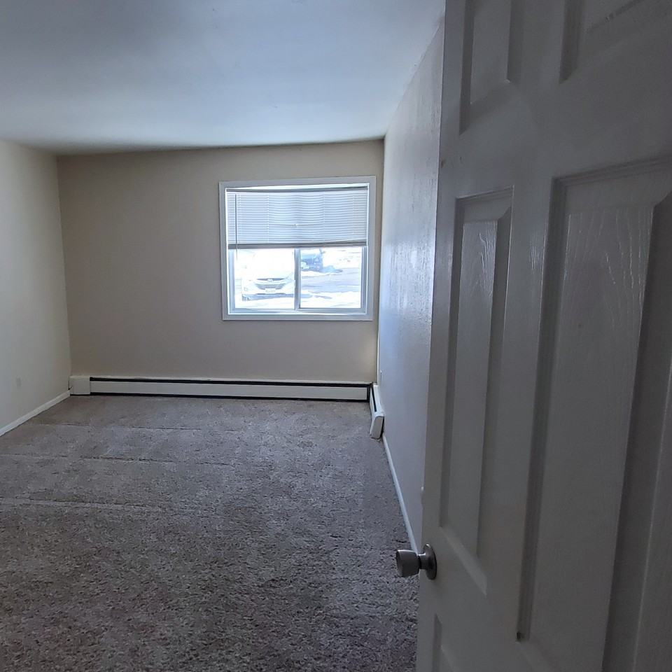 Greenhill - Photo 4 of 10