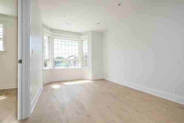 2076 Queen St E - Photo 3 of 15