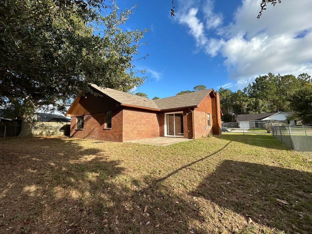 903 Malibu Dr - Photo 2 of 12