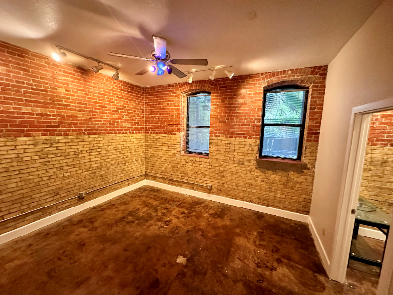 710 S Medina - Photo 7 of 20