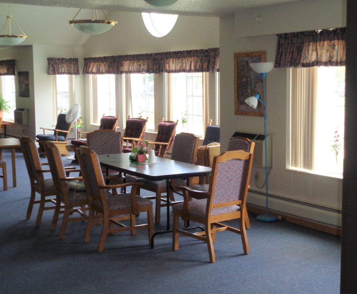 Heritage Manor - Photo 5 of 9