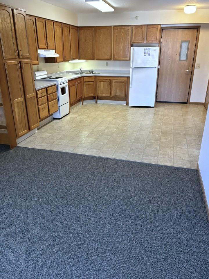 Heritage Manor - Photo 6 of 9