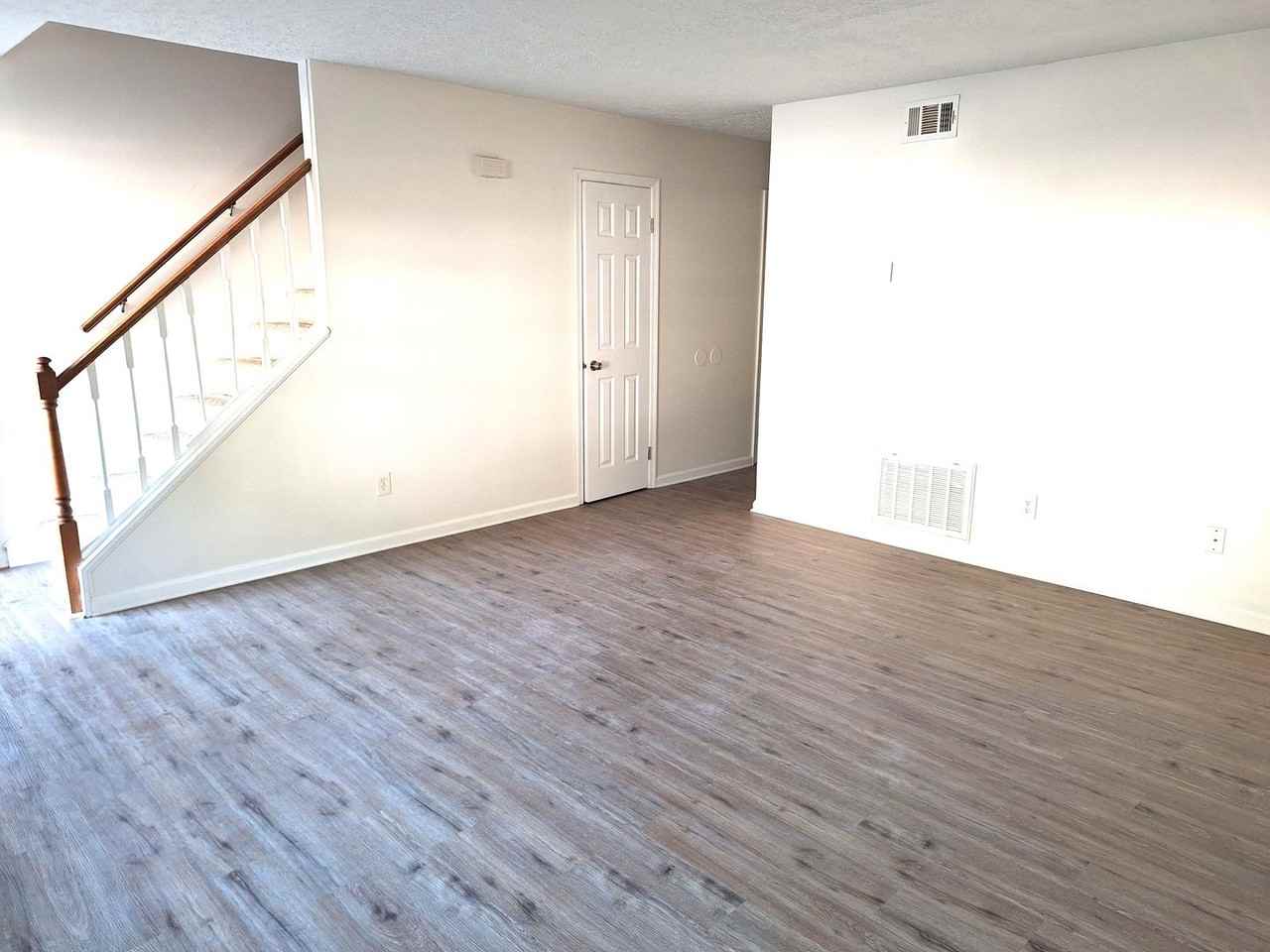 304 Susan Constant Dr - Photo 2 of 17