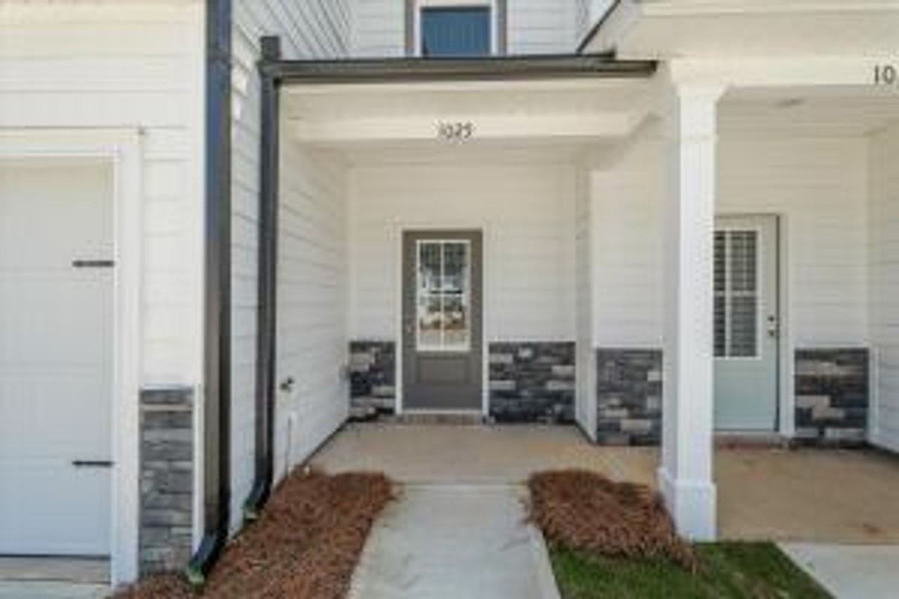1005 Linsmore Ave - Photo 2 of 27