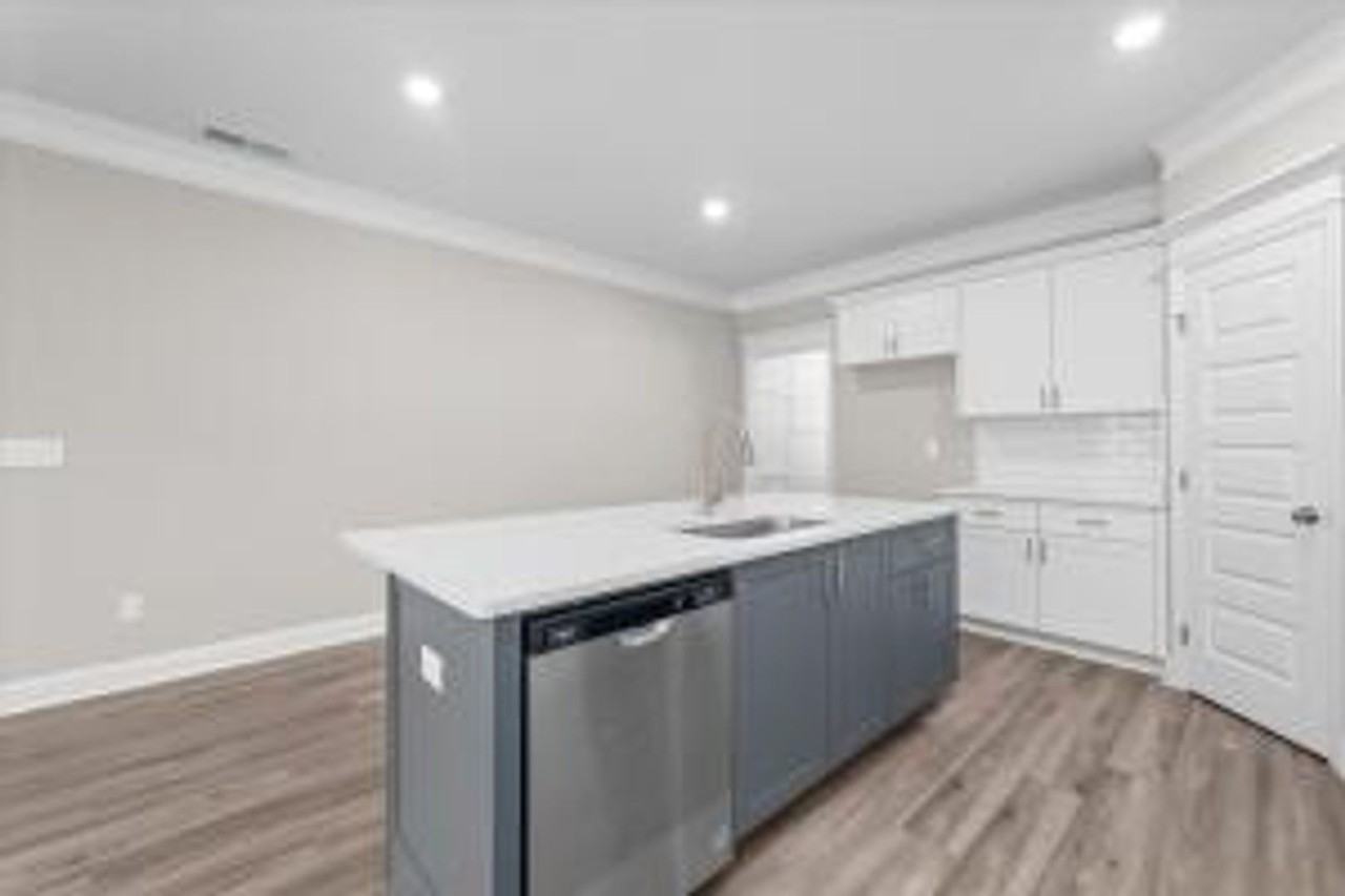 1005 Linsmore Ave - Photo 6 of 27