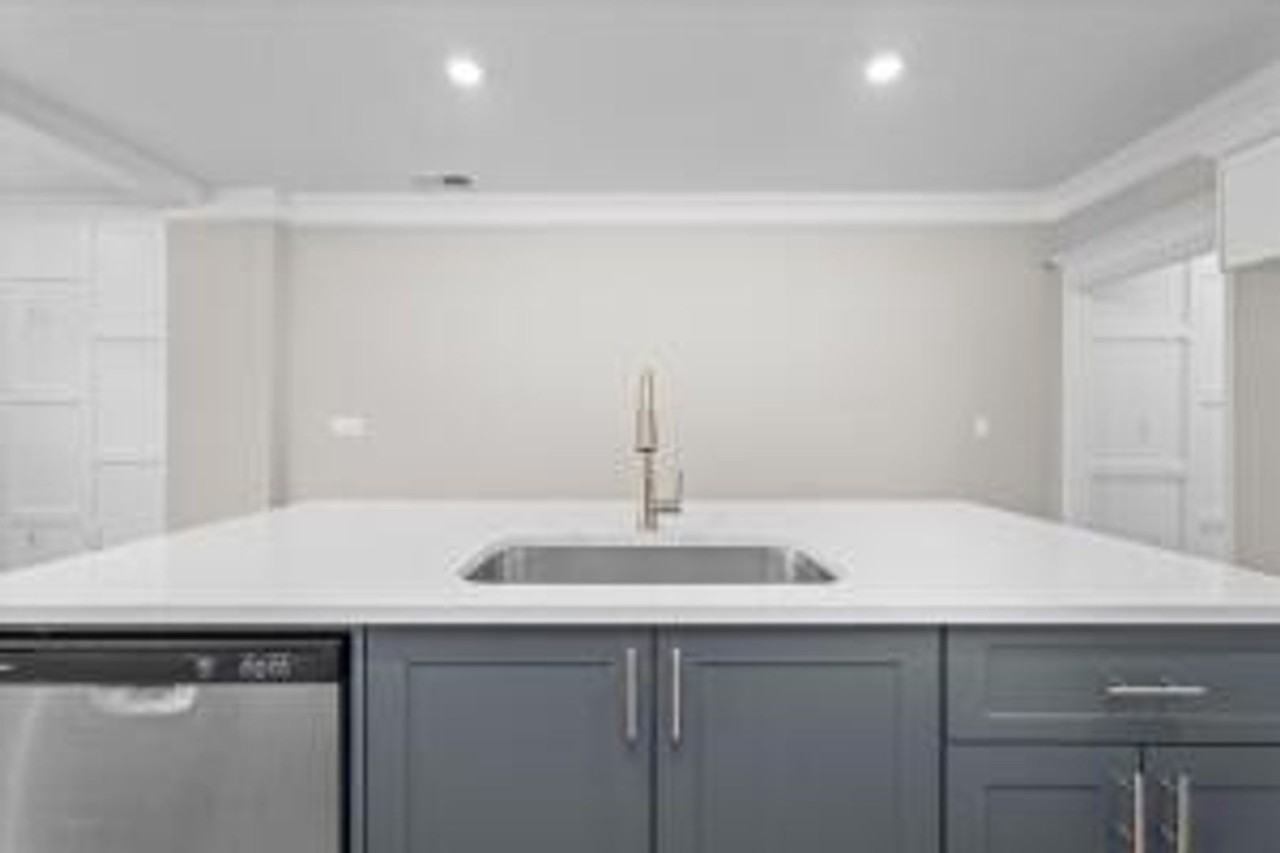 1005 Linsmore Ave - Photo 7 of 27