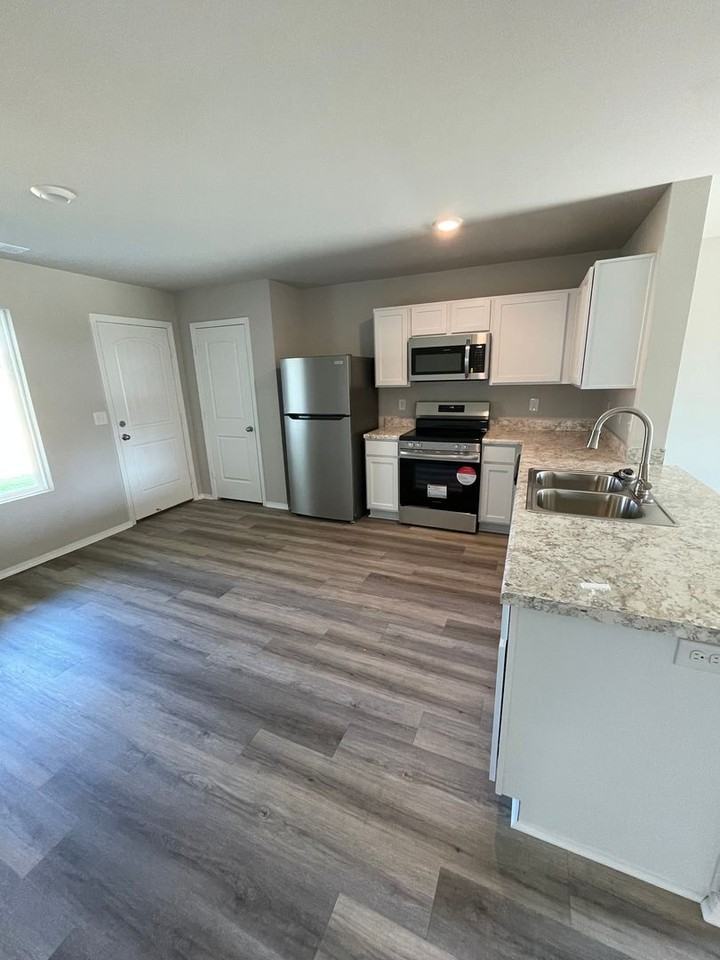 5108 Yukon Dr - Photo 4 of 15