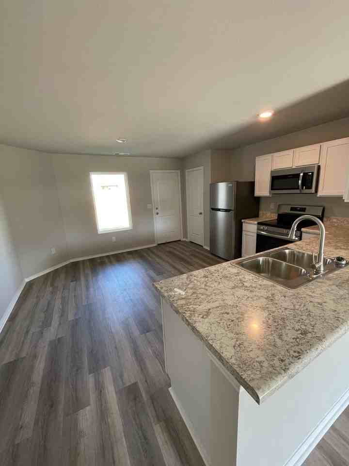 5108 Yukon Dr - Photo 5 of 15