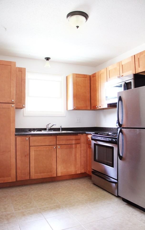 102 Park St - Photo 5 of 10