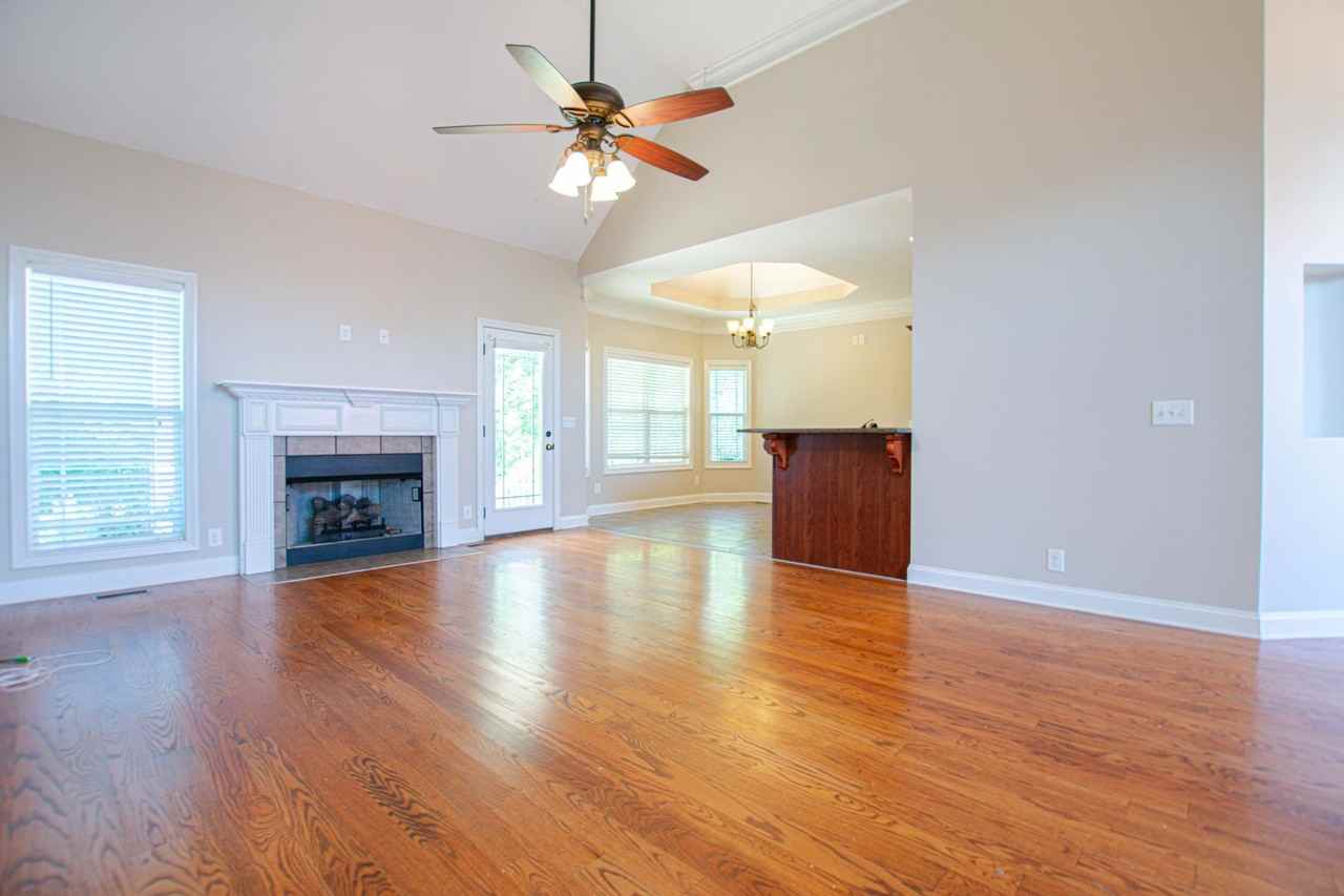 1072 Willow Cir - Photo 3 of 19