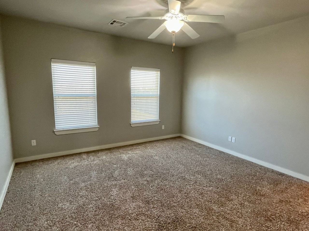9425 Nw 93rd Ter - Photo 5 of 14