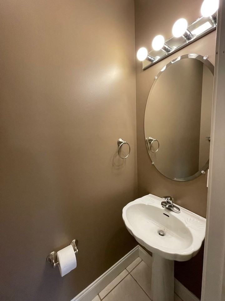 2305 S Greenwood Dr #15 - Photo 5 of 11