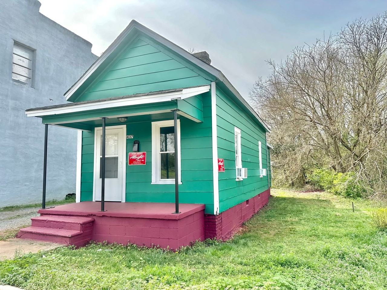 437 W Main St - Photo 3 of 10