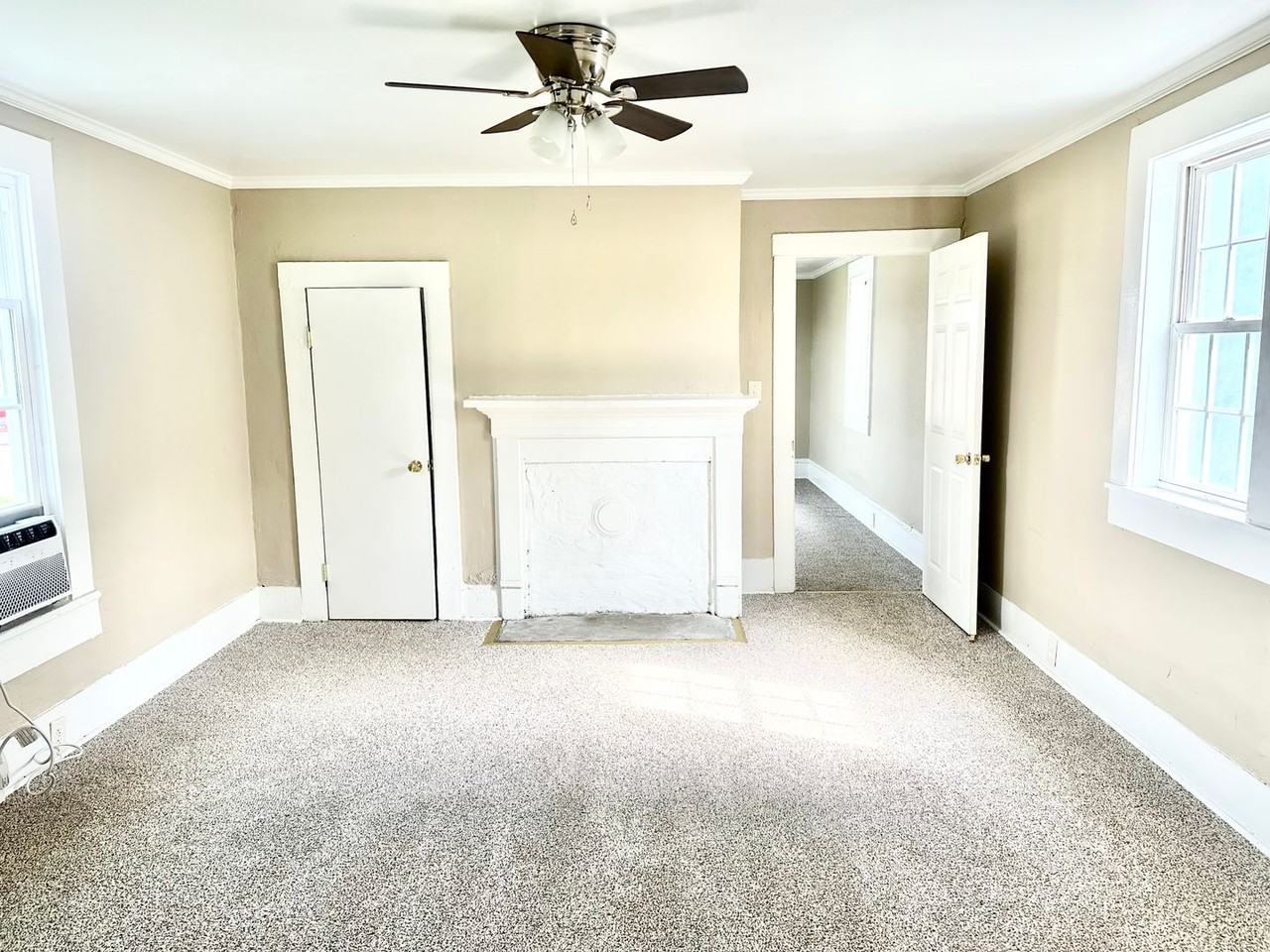 437 W Main St - Photo 7 of 10