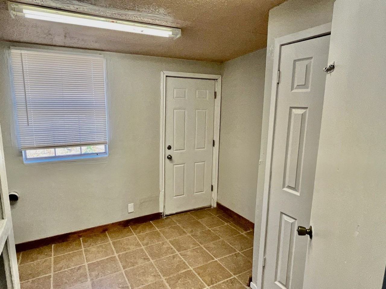 3021 Nw 13th St - Photo 5 of 21