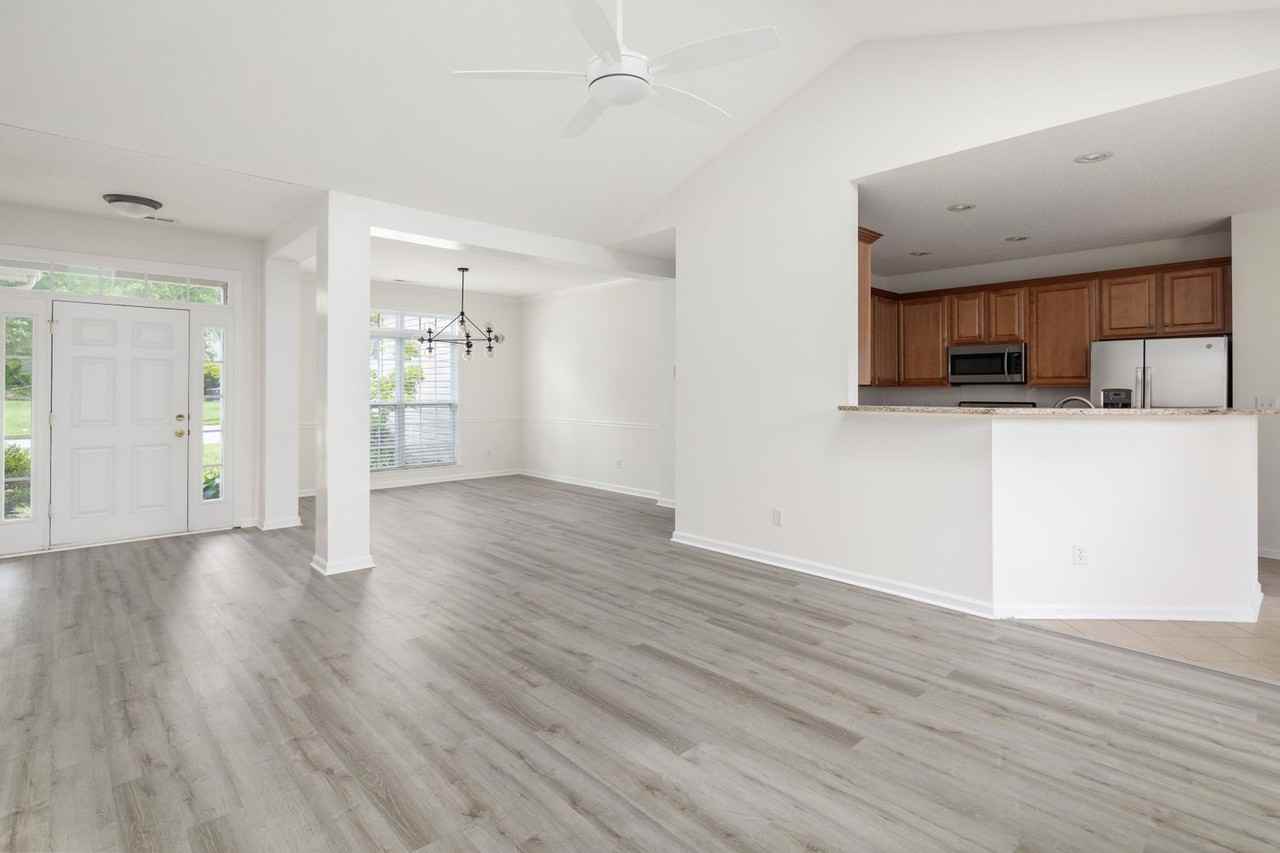 83 Meadow Pathway Dr - Photo 3 of 22