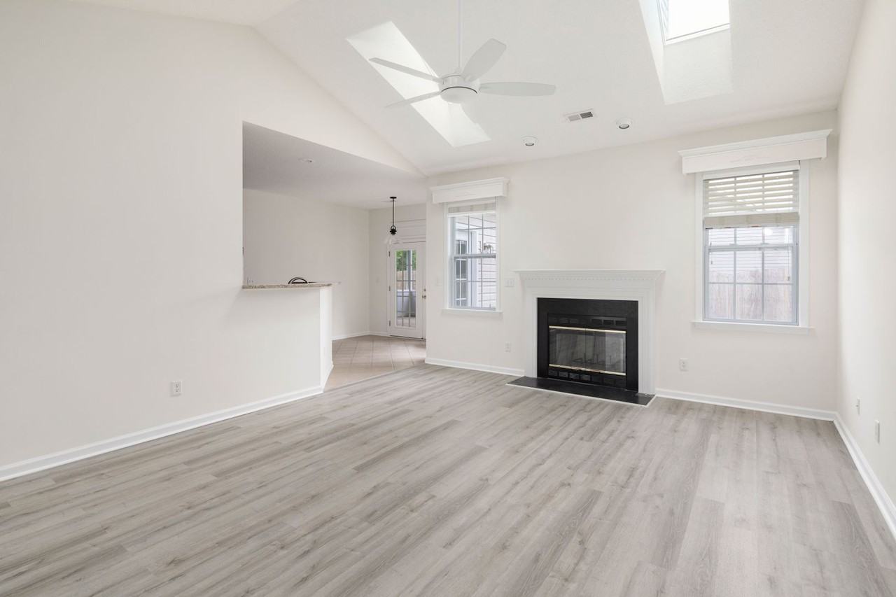 83 Meadow Pathway Dr - Photo 6 of 22