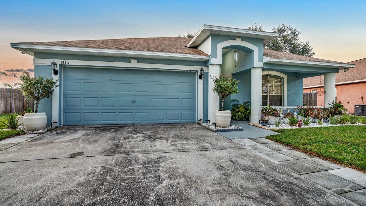 1470 Lake Shore Ranch Dr - Photo 3 of 50