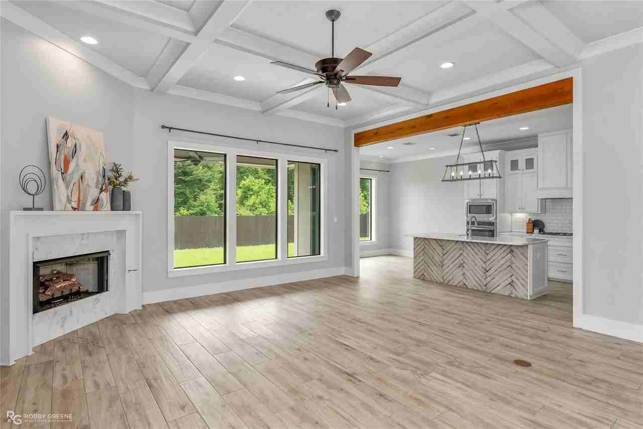 211 Conti Way - Photo 3 of 30