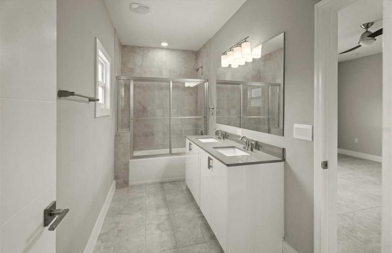 2916 Monarch Ave - Photo 3 of 23