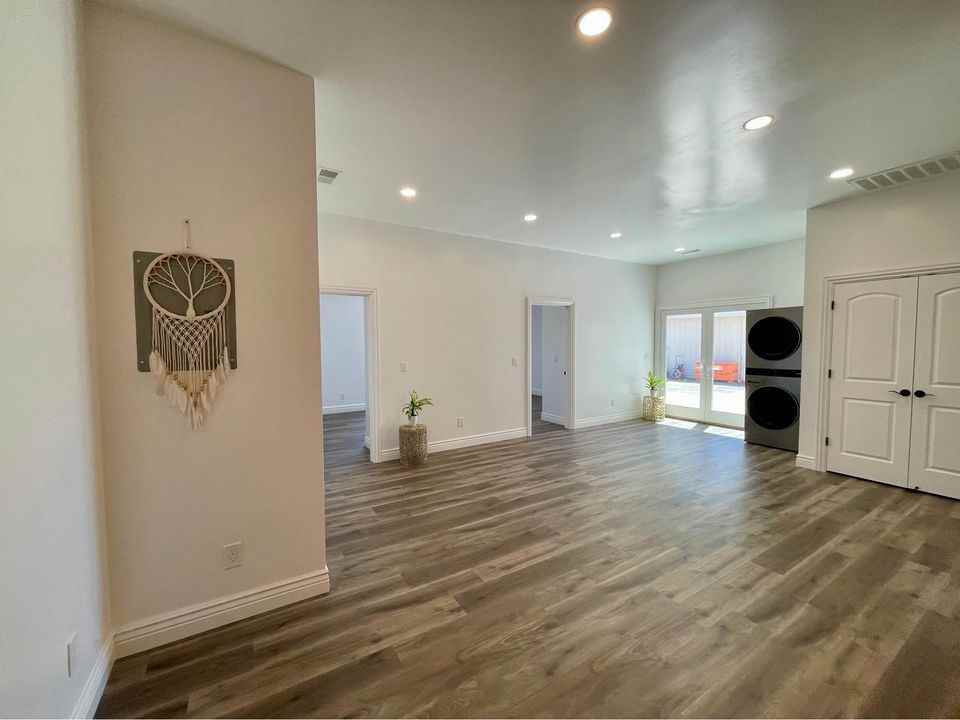 Shore Rd #ADU - Photo 2 of 7