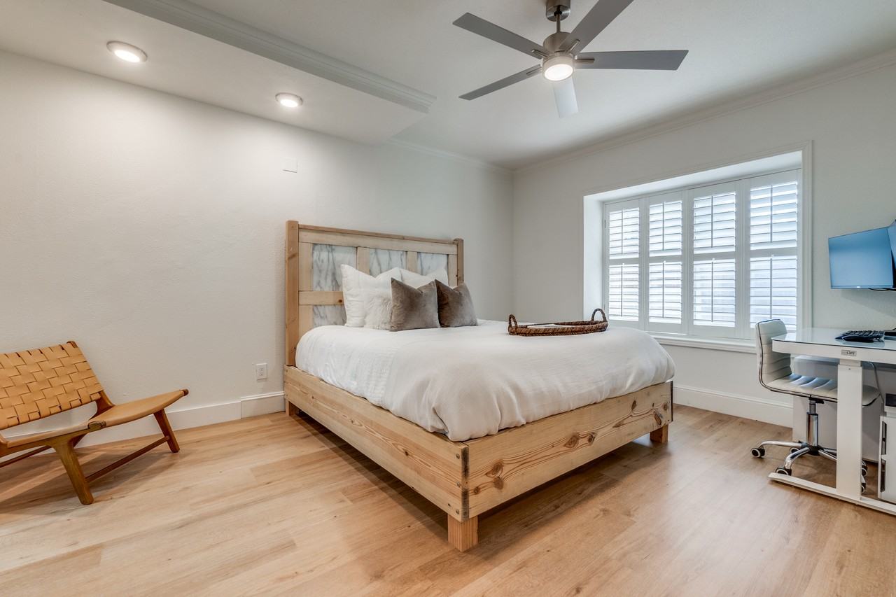 4030 Gilbert Ave #11 - Photo 5 of 29
