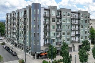 Elan Redmond - Photo 1 of 1