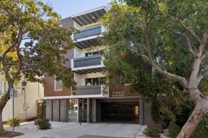 featured image of 2252 Parker St