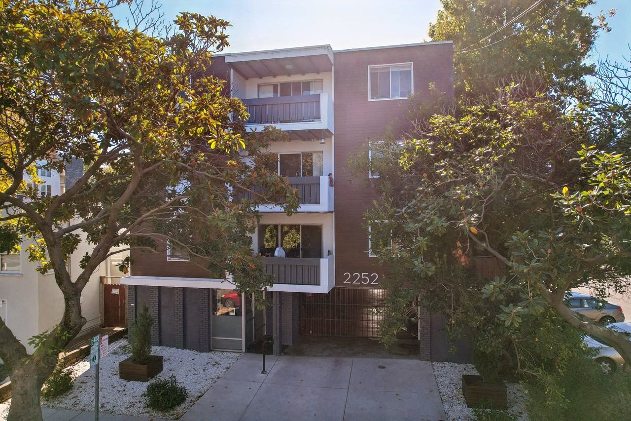 2252 Parker Street - Photo 3 of 6