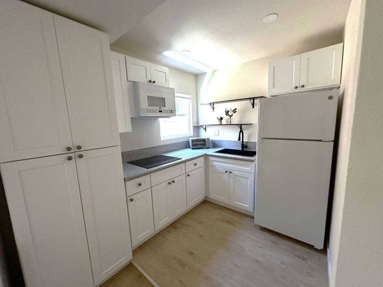 739 Hollister St #E - Photo 2 of 6