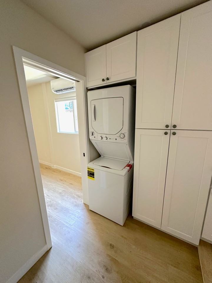 739 Hollister St #E - Photo 3 of 6