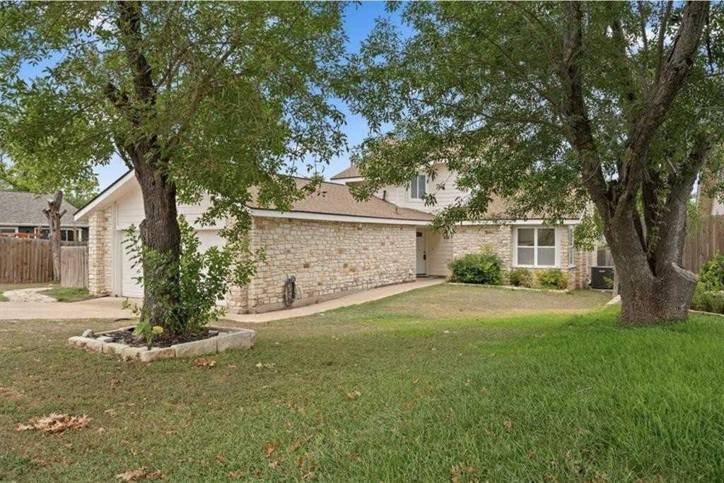 1711 Latigo Trce - Photo 2 of 8