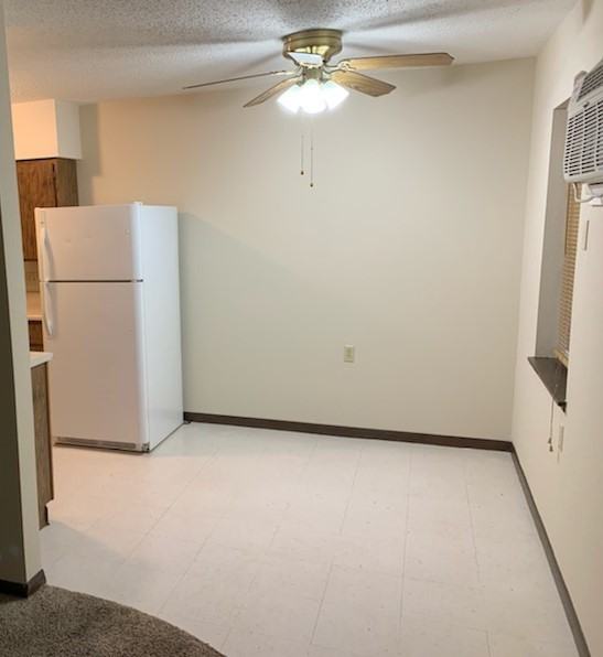 Hillcrest Manor - Photo 6 of 13