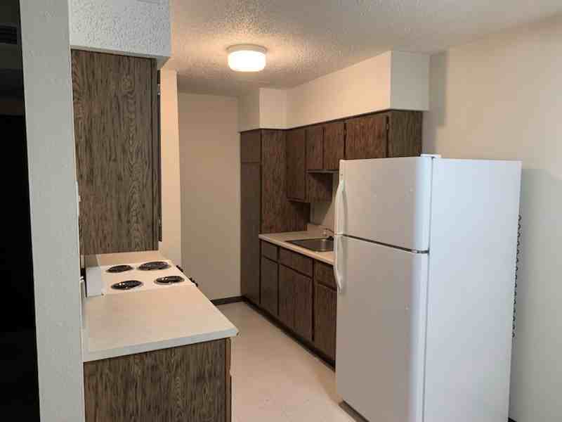 Hillcrest Manor - Photo 4 of 13