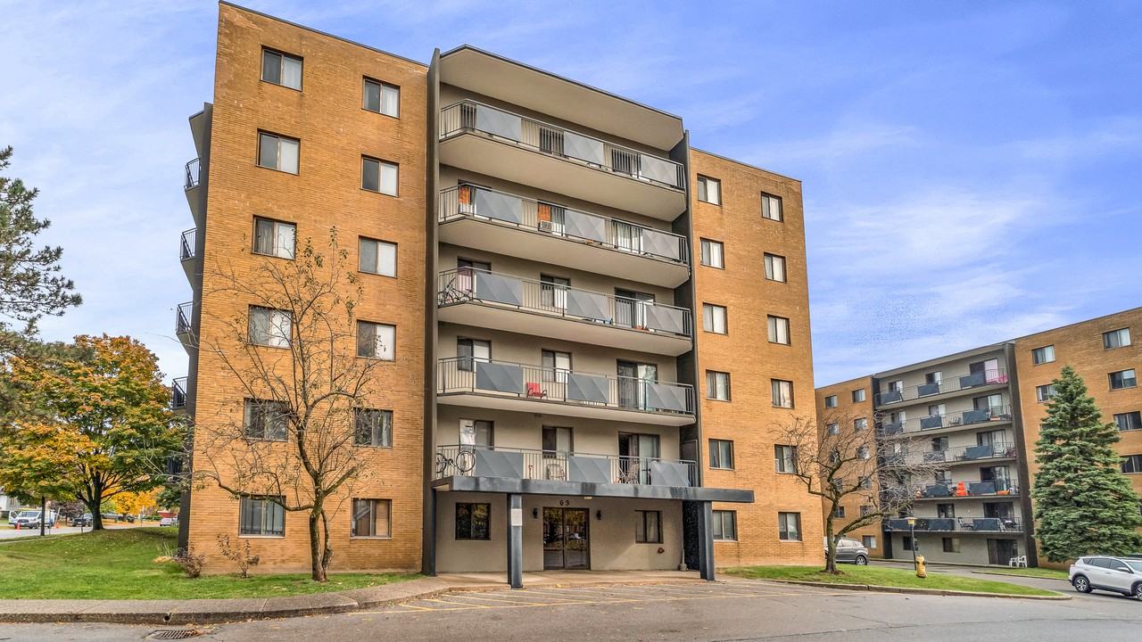 Lynden Park Towers - Photo 3 of 9