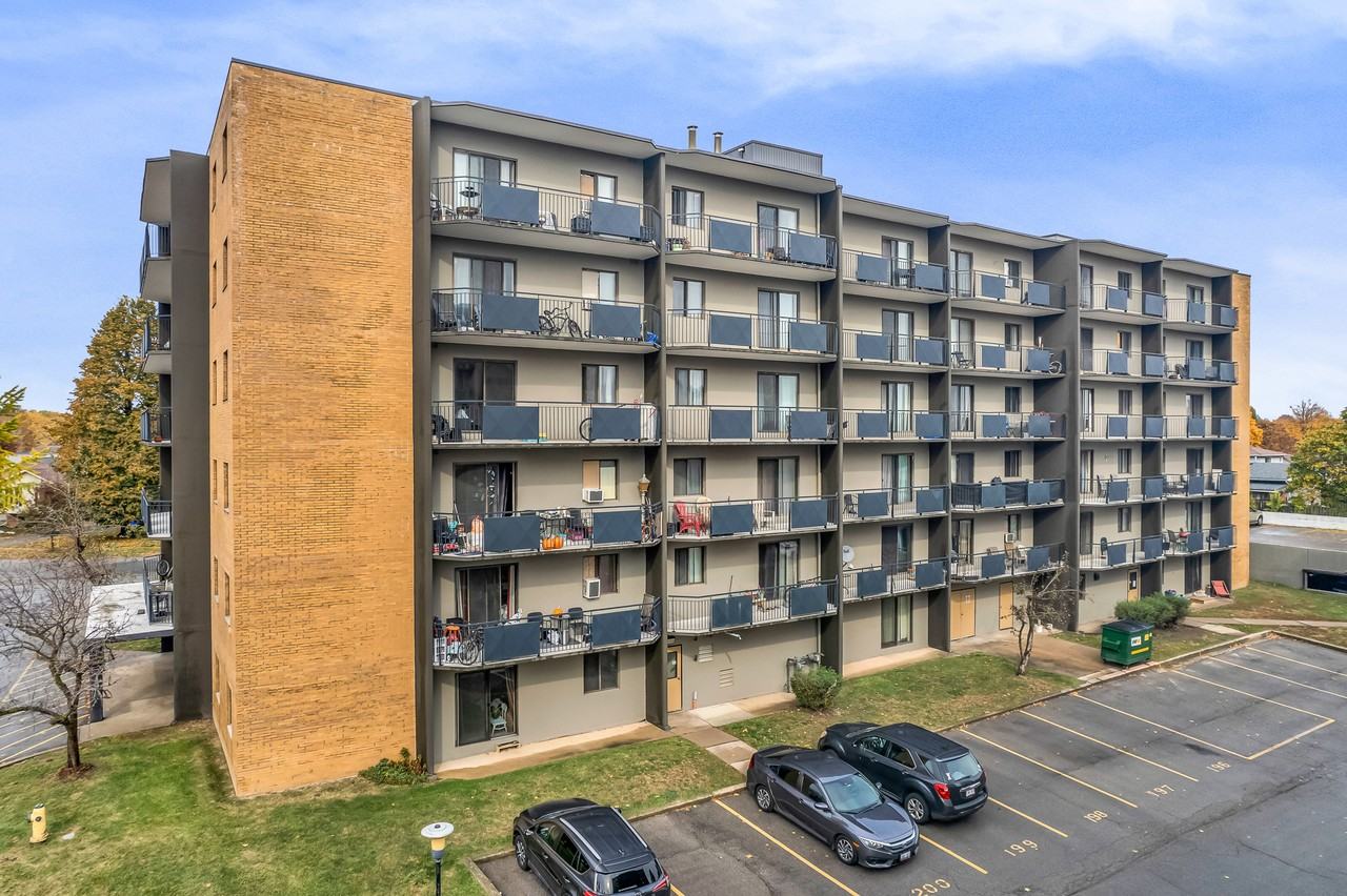 Lynden Park Towers - Photo 6 of 9