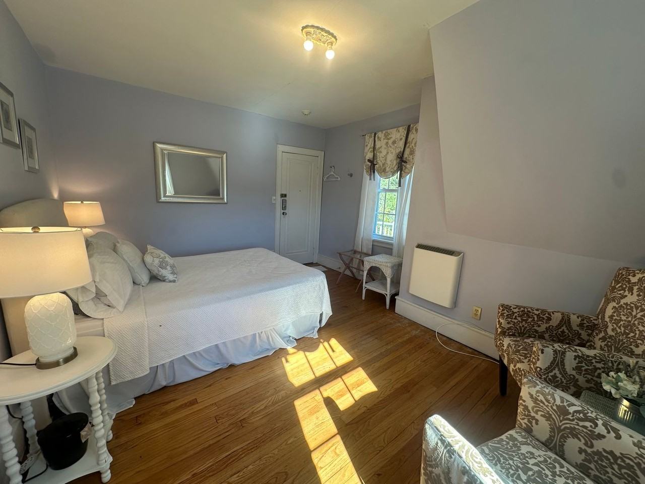 Thornewood Inn - Photo 2 of 14