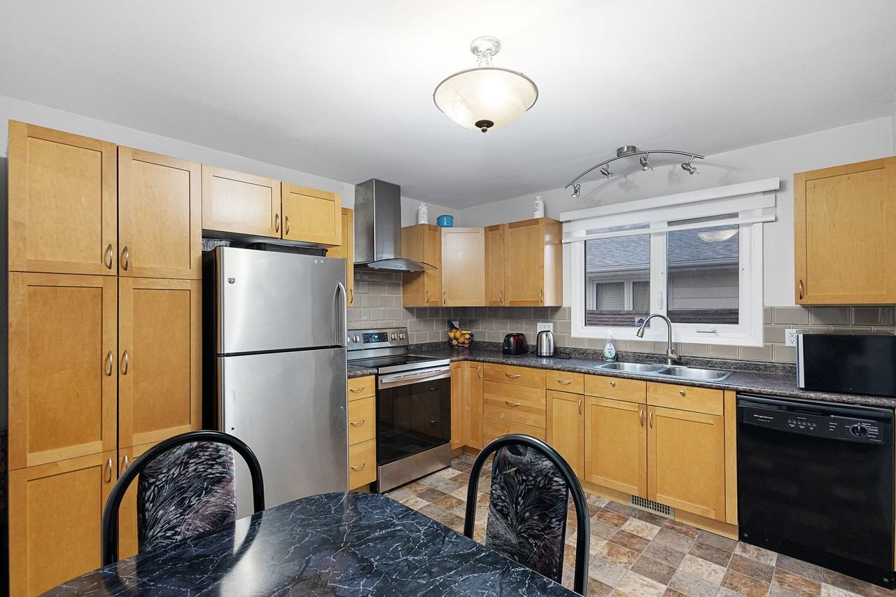 890 Stewart St, Winnipeg, MB R2Y 1P6, CAN 5 bedroom House Rental Zumper