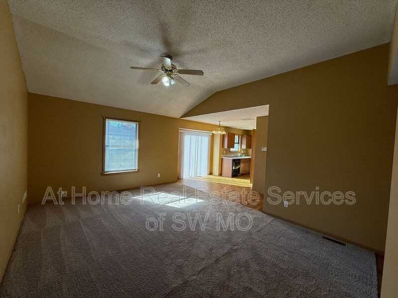 3104 W Webster St - Photo 2 of 11