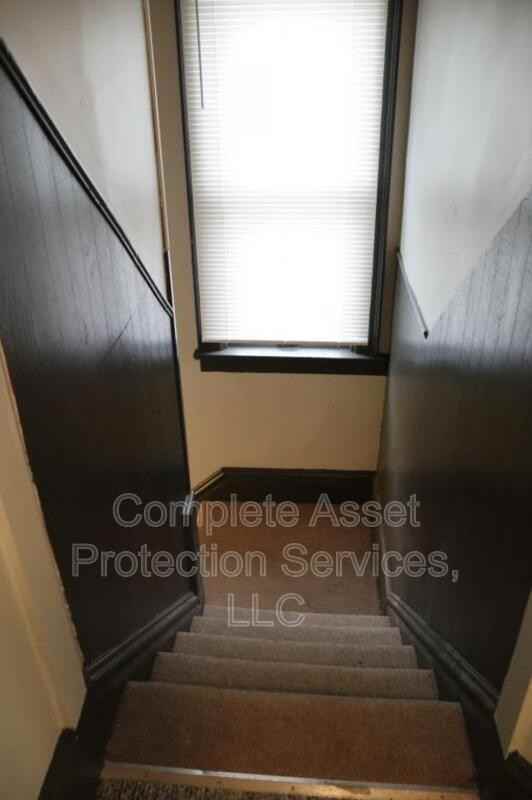 1405 Jefferson Ave #B - Photo 4 of 8